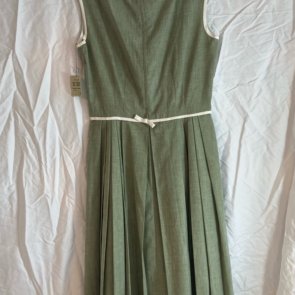 Vintage green 1950s dress from Peck & Peck, New York 5th Ave. Never worn w/ tags - Picture 3 of 15